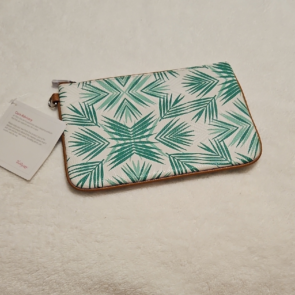 Thirty-One Green and White Palm Leaf Wristlet